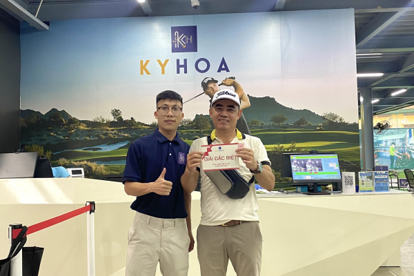 Khách hàng trúng thưởng dịp lễ 30/4 - 1/5